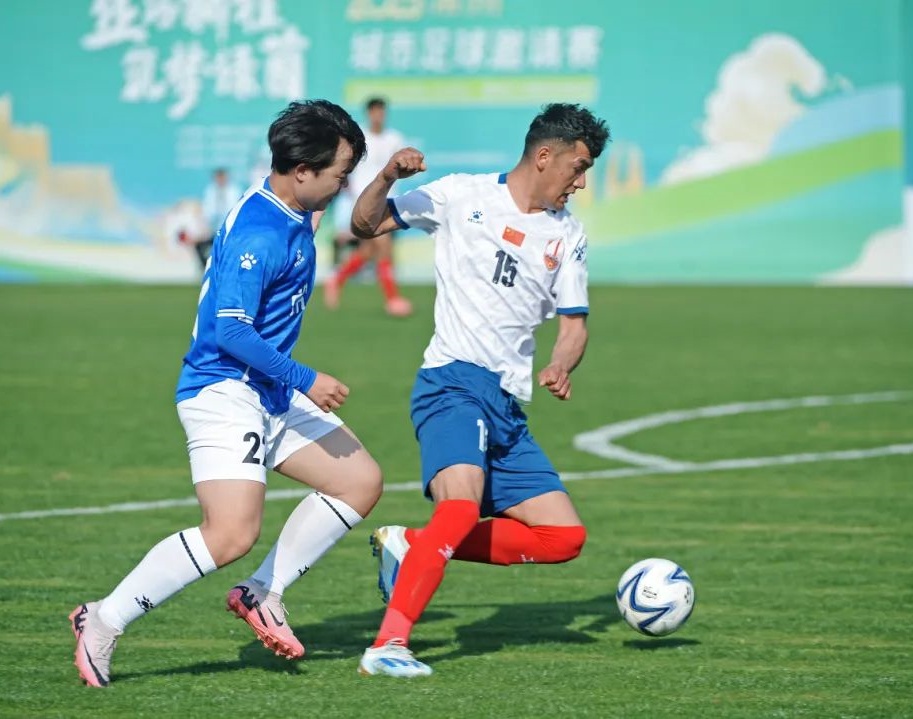 每体报道巴萨U19加里巴：偶像普约尔，有超脱黑人中卫的心智